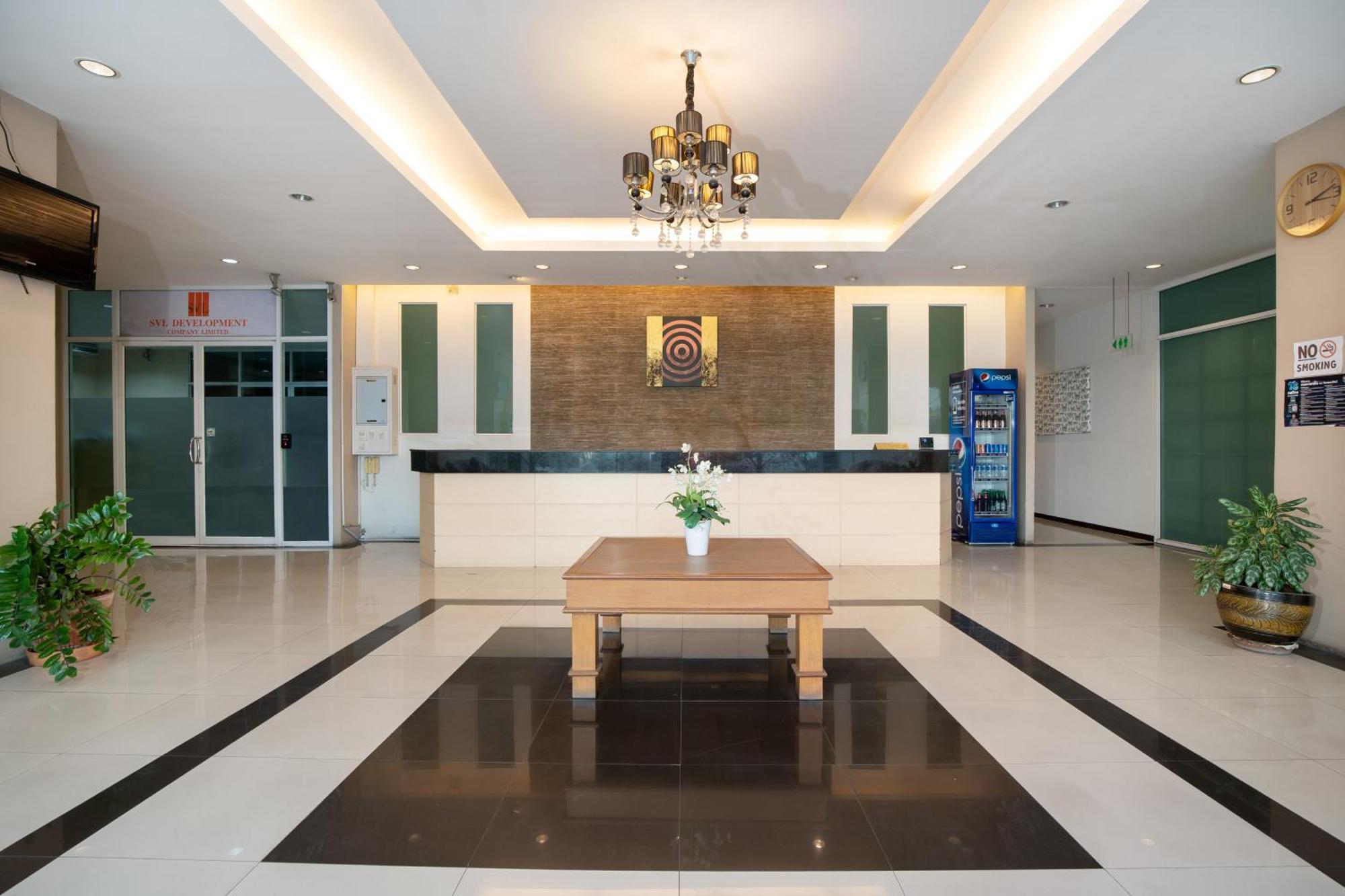 Leenova Place Банкок Екстериор снимка